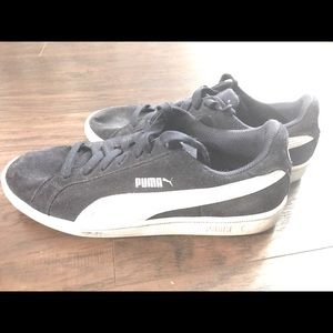 Low heel Pumas